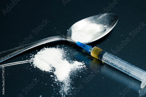 syringe , drugs , heroin, cocaine