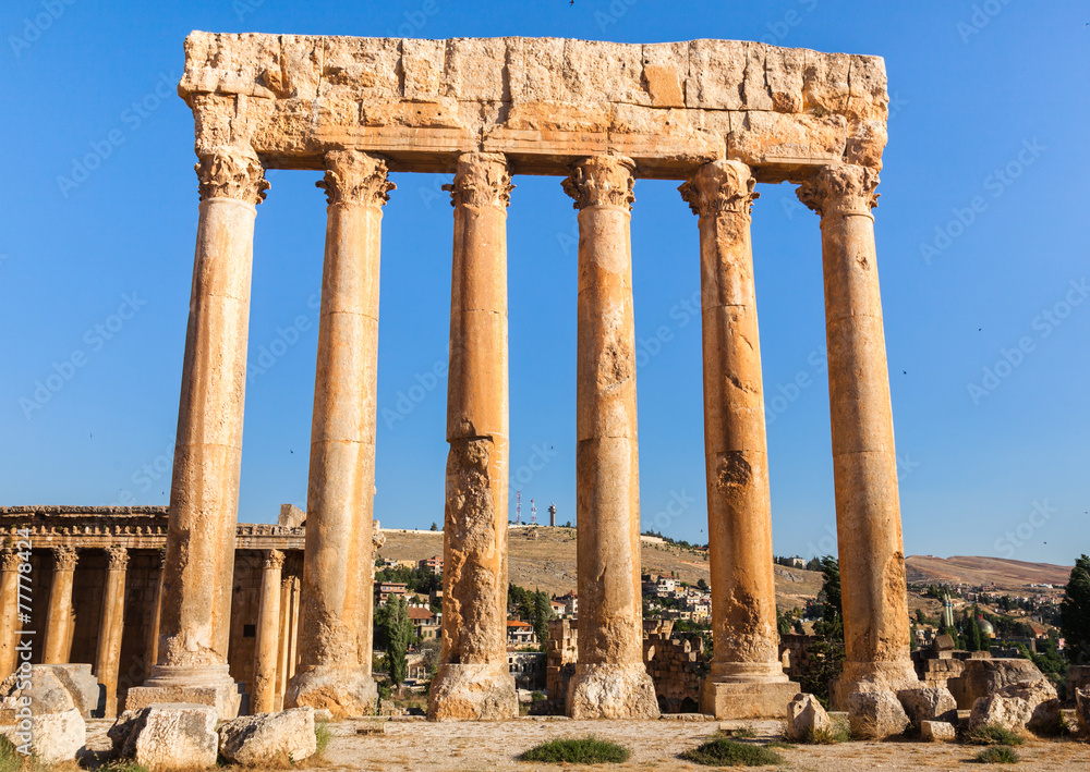 Fototapeta premium Temple of Jupiter in Baalbek ancient Roman ruins in Lebanon