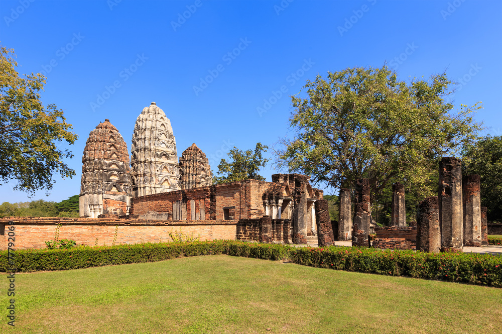 Chapel and pillar in Wat Si Sawai , Shukhothai Historical Park,