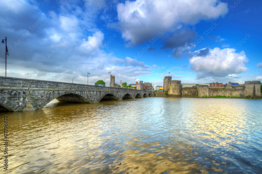Fototapeta premium King John Castle in Limerick, Ireland