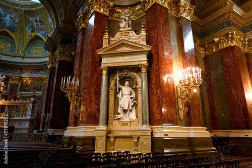 St. Stephen's Basilica © castenoid