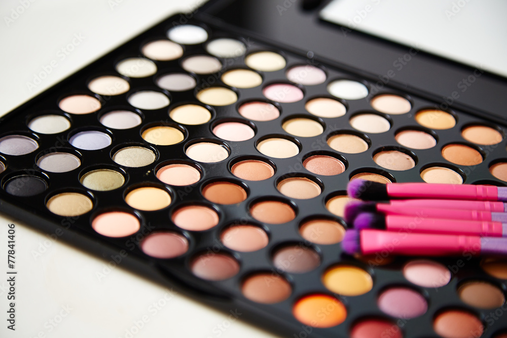 MakeUp Palette und Pinsel MakeUp Palette und Pinsel