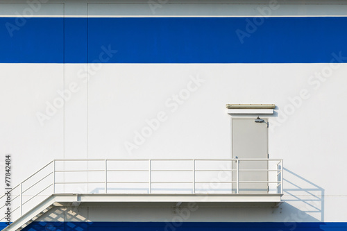 Obraz na płótnie Emergency exit doorfor big factory w salonie