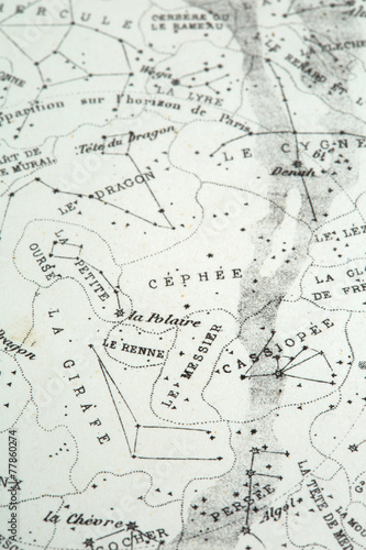 Wallpaper Mural アンティークの天体図　キリン座とカシオペア座 Torontodigital.ca