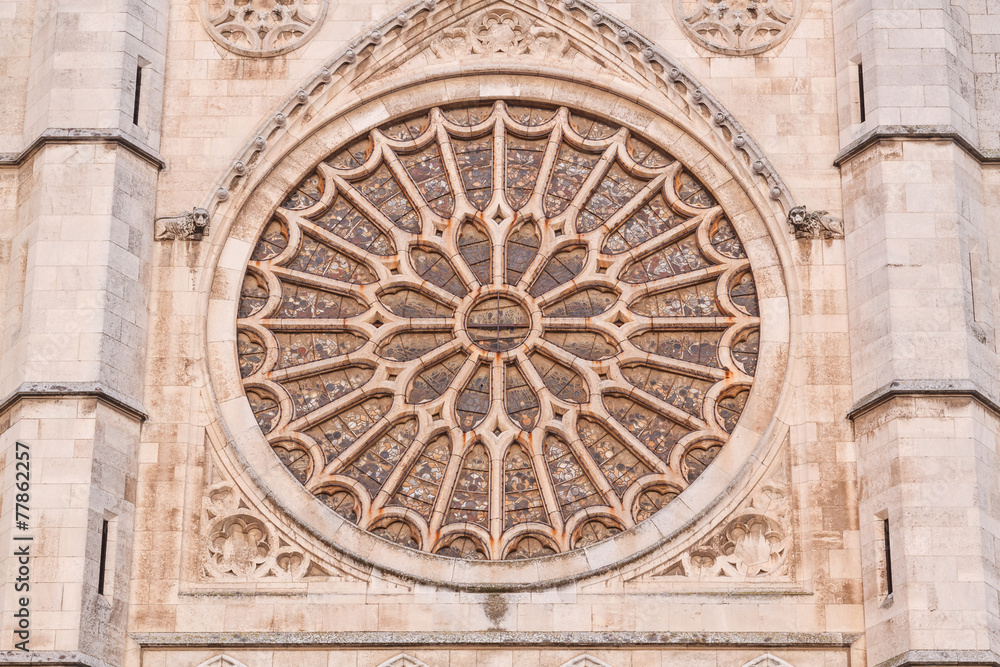 Rosetón de la Catedral de León, España.