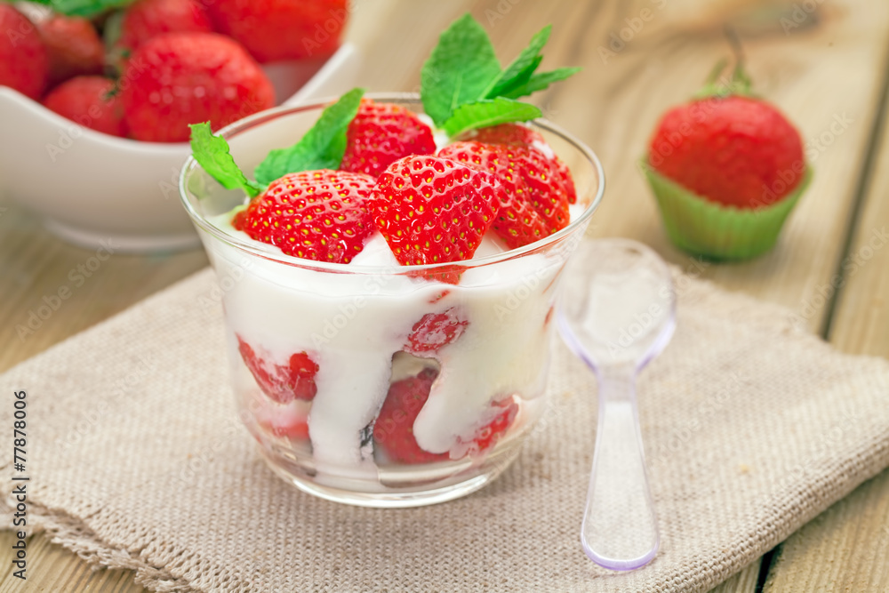 Erdbeeren und Joghurt Erdbeeren und Joghurt