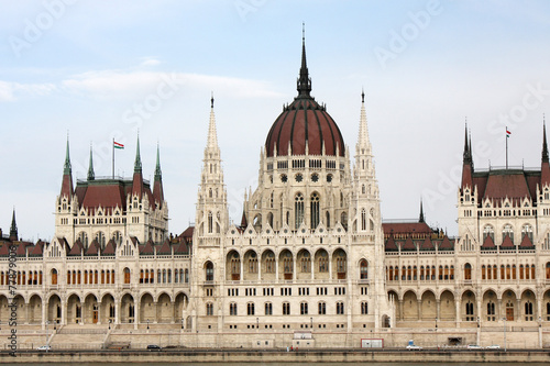 Budapest parliament © darezare