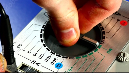 Selecting function on analogical measuring instrument