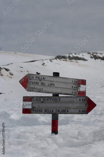 bivio scelta nella neve italia corno alle scale