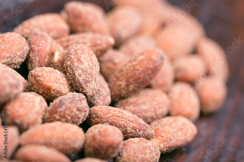 spiced almonds