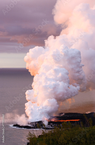 Coulée de lave dans l'océan - Ile de la Réunion