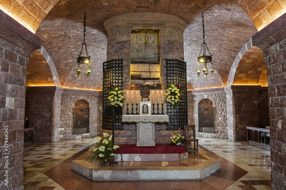 Grab des hl. Franziskus in Krypta von San Francesco in Assisi, Umbrien, Italien