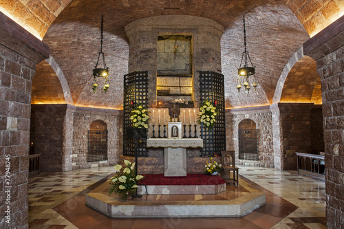 Grab des hl. Franziskus in Krypta von San Francesco in Assisi, Umbrien, Italien photo
