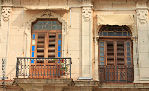 windows of building in Havana street