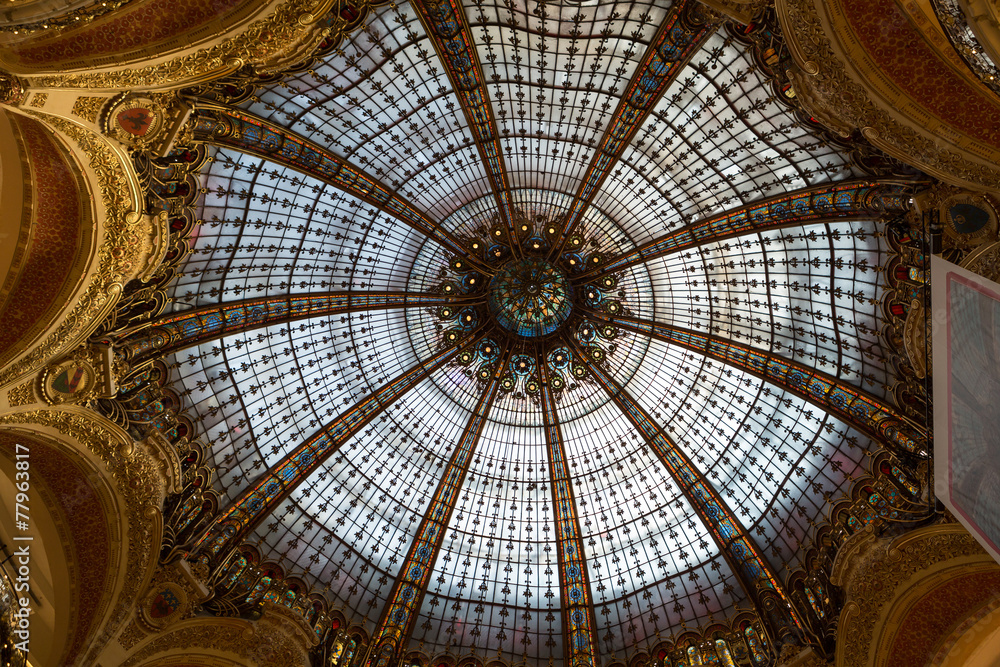 Fototapeta premium Galeries Lafayette interior in Paris.