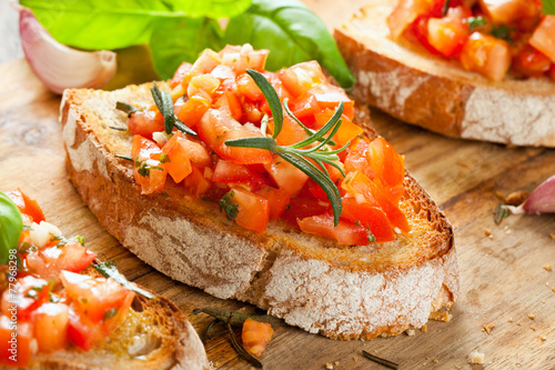 Frische Bruschetta