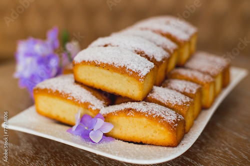 Wallpaper Mural cakes on a plate Torontodigital.ca