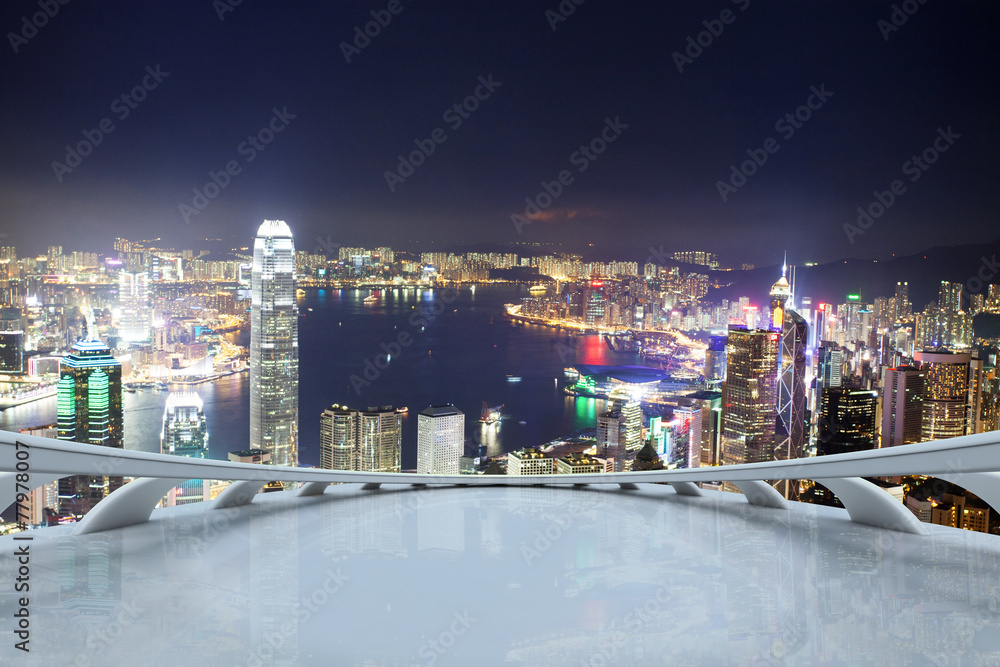 Fototapeta premium Empty viewing deck with Hong kong night scene
