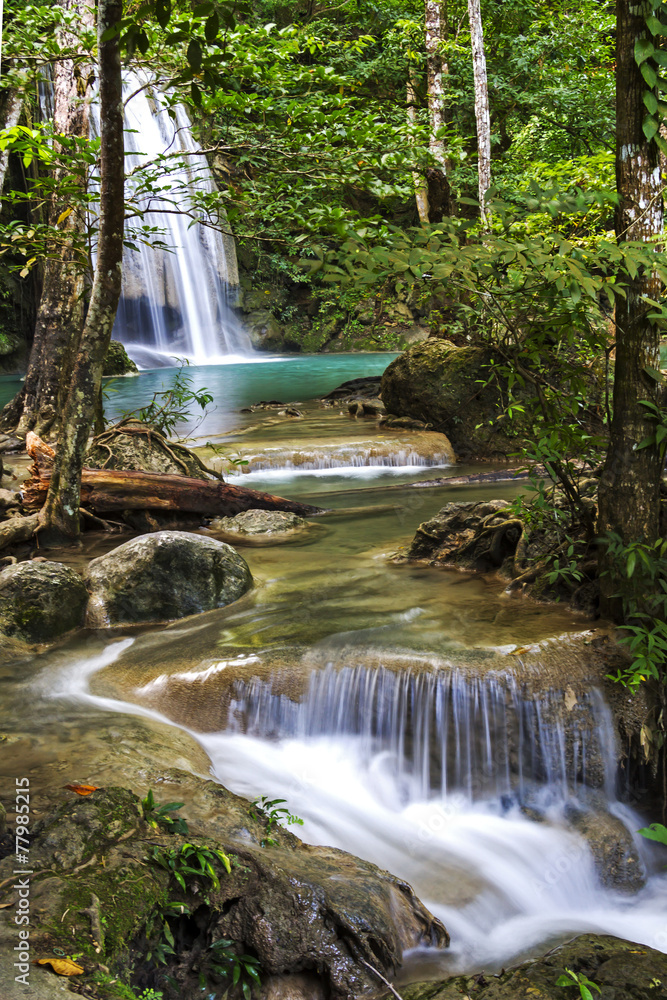 Obraz premium Erawan Waterfall with green forest