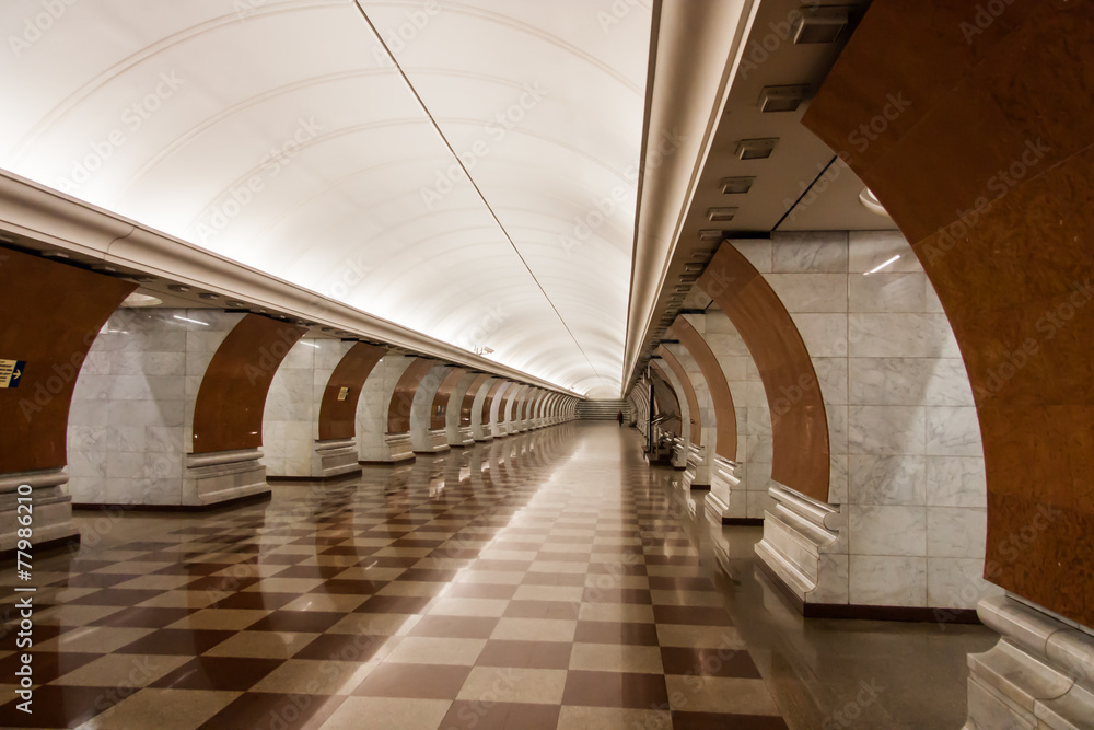 Fototapeta premium Empty Moscow Metro at Night