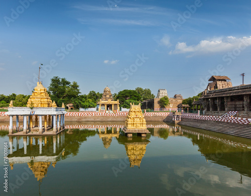 Obraz na plátně Temple tank of Hindu temple, India