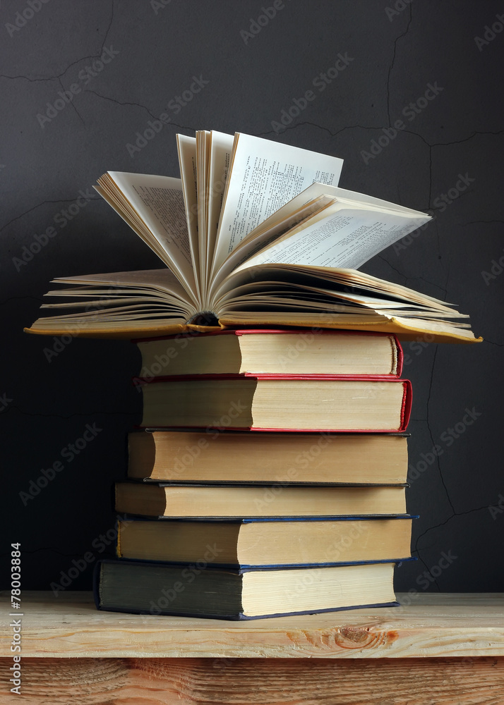 Fototapeta premium натюрморт с книгами