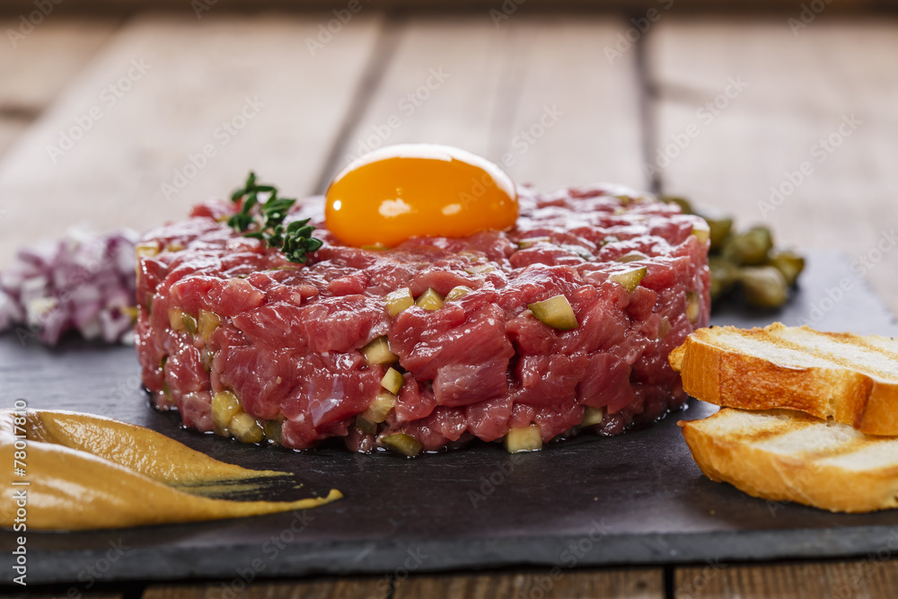 Ταπετσαρία Beef tartare with capers yolk and mustard
