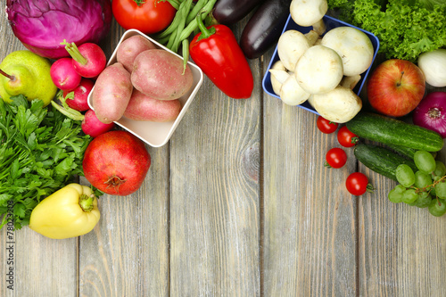 Fototapeta Naklejka Na Ścianę i Meble -  Summer frame with fresh organic vegetables and fruits