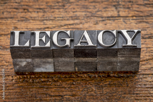 Foto legacy word in metal type