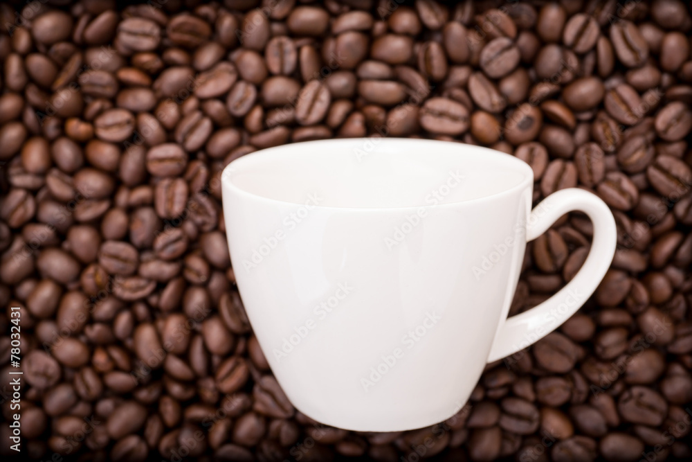 Fototapeta premium coffee cup and coffee beans