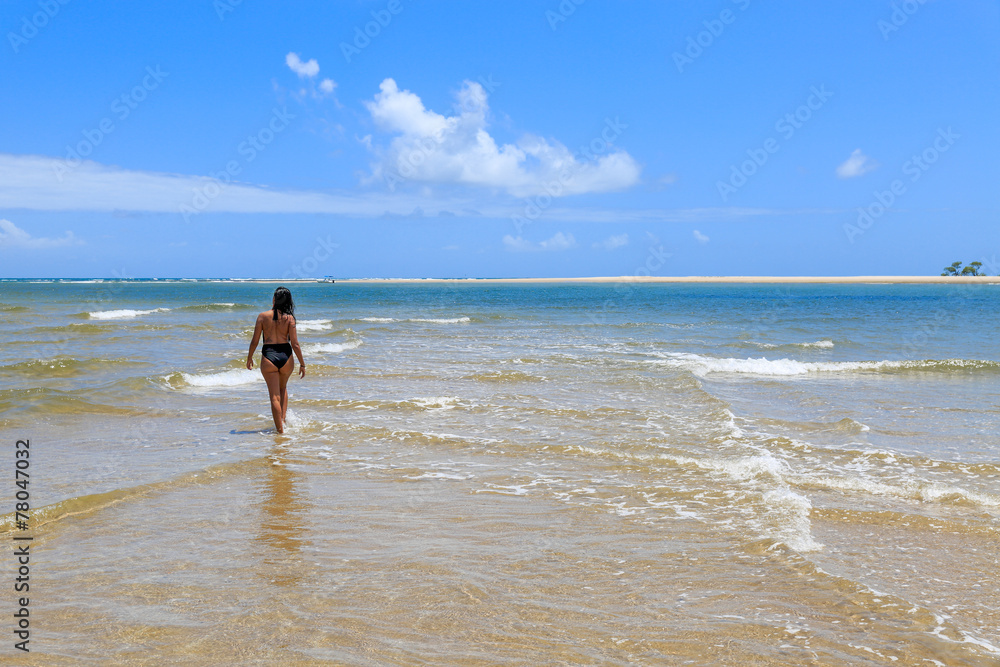 Boipeba - Plage de Castelhanos - femme