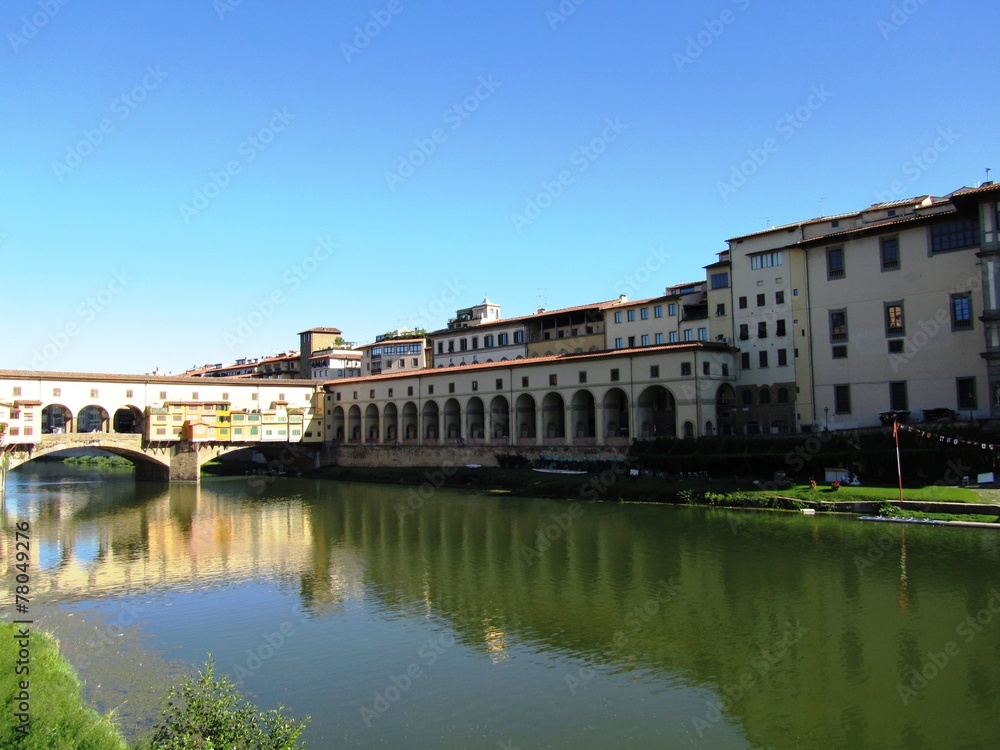 Ponte Vecchio über den Fluß Arno - Florenz - Firenze - Italien