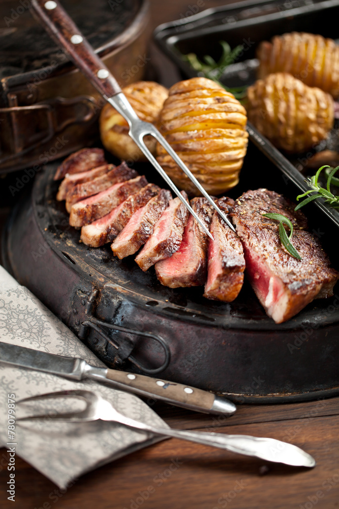Steak mit bratkartoffel Steak mit bratkartoffel