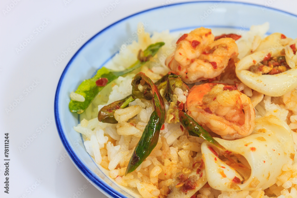 Squid and shrimp fried with chili paste