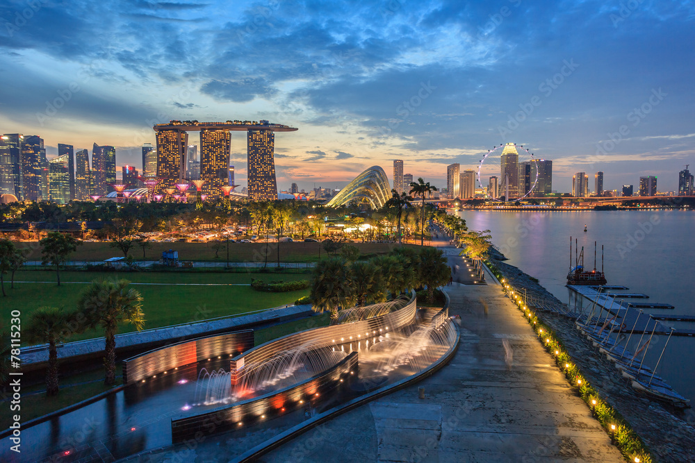 Fototapeta premium Singapur Skyline i widok na Marina Bay