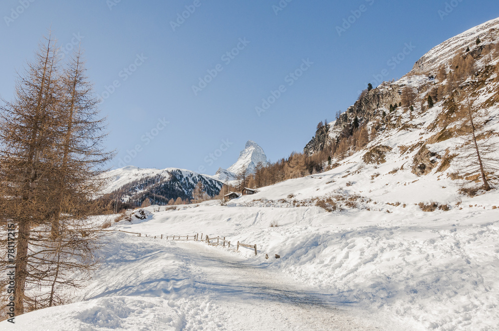 Obraz premium Zermatt, Dorf, Blatten, Zmutt, Wanderweg, Winter, Schweiz