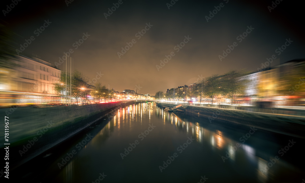 Obraz premium Ha'penny bridge