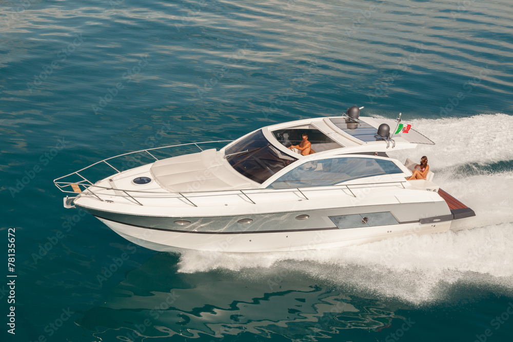 Fototapeta premium łódź motorowa