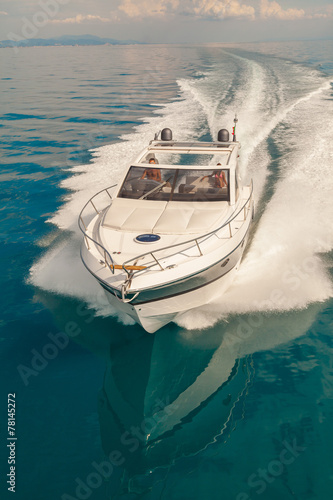 motor boat © Andrea