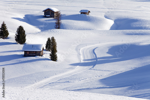 Wallpaper Mural Dolomiten im Winter Torontodigital.ca