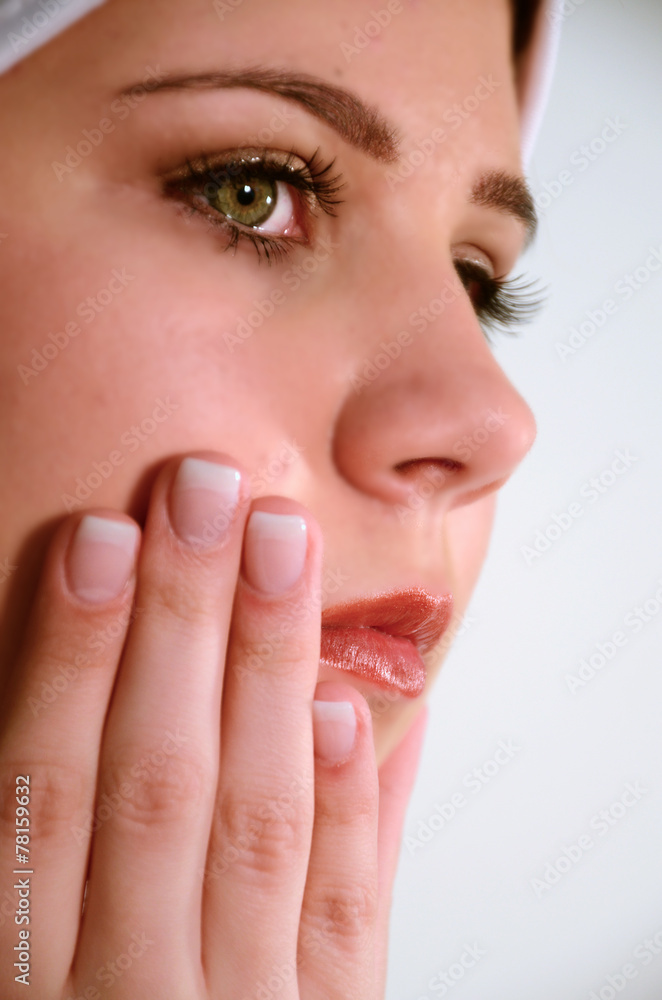 Obraz premium Traurige Jugendliche mit ausdrucksstarken Augen