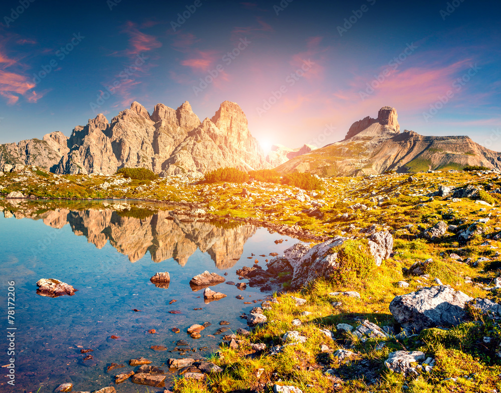 Fototapeta premium Colorful summer sunrise on the Lago Rienza - Ursprung