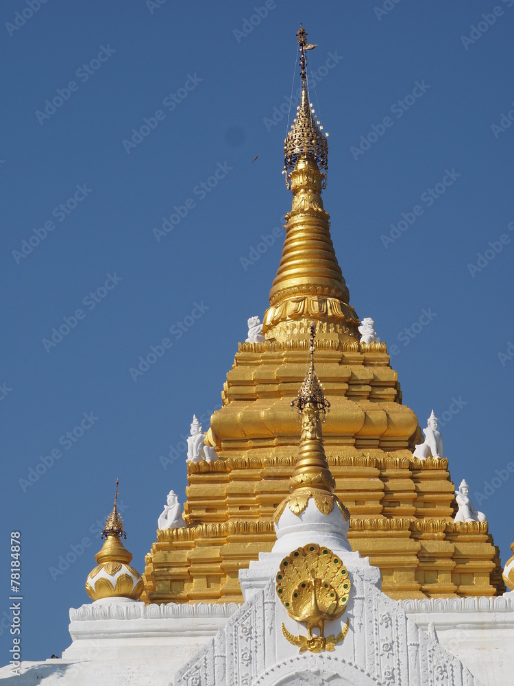 Fototapeta premium Estupa budista en Mingun (Myanmar)