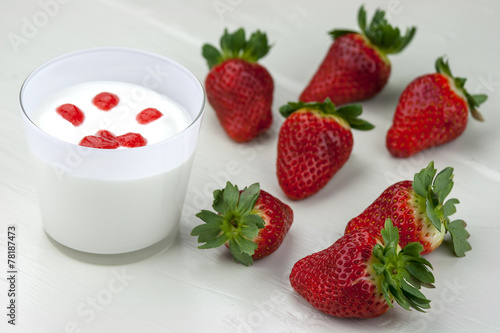 Fresh yogurt s mousse with strawberry cream