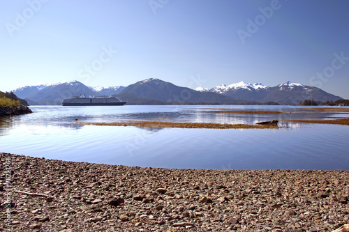 Εκτύπωση καμβά View of Sitka Bay in Alaska with volcanoes on background.