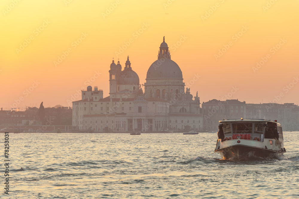 Boats on the Grand Canal in Venice Basilica of Santa Maria della