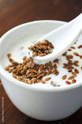 Fresh yogurt with flax seeds