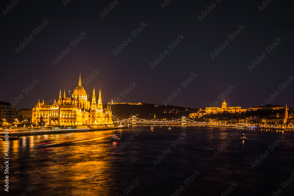 Obraz premium Night View of Budapest Hungary
