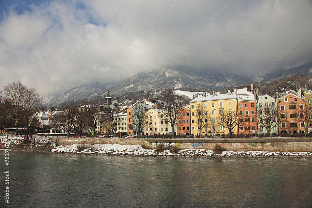 Innsbruck, il fiume Inn innevato