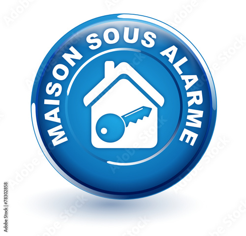 maison sous alarme sur bouton bleu